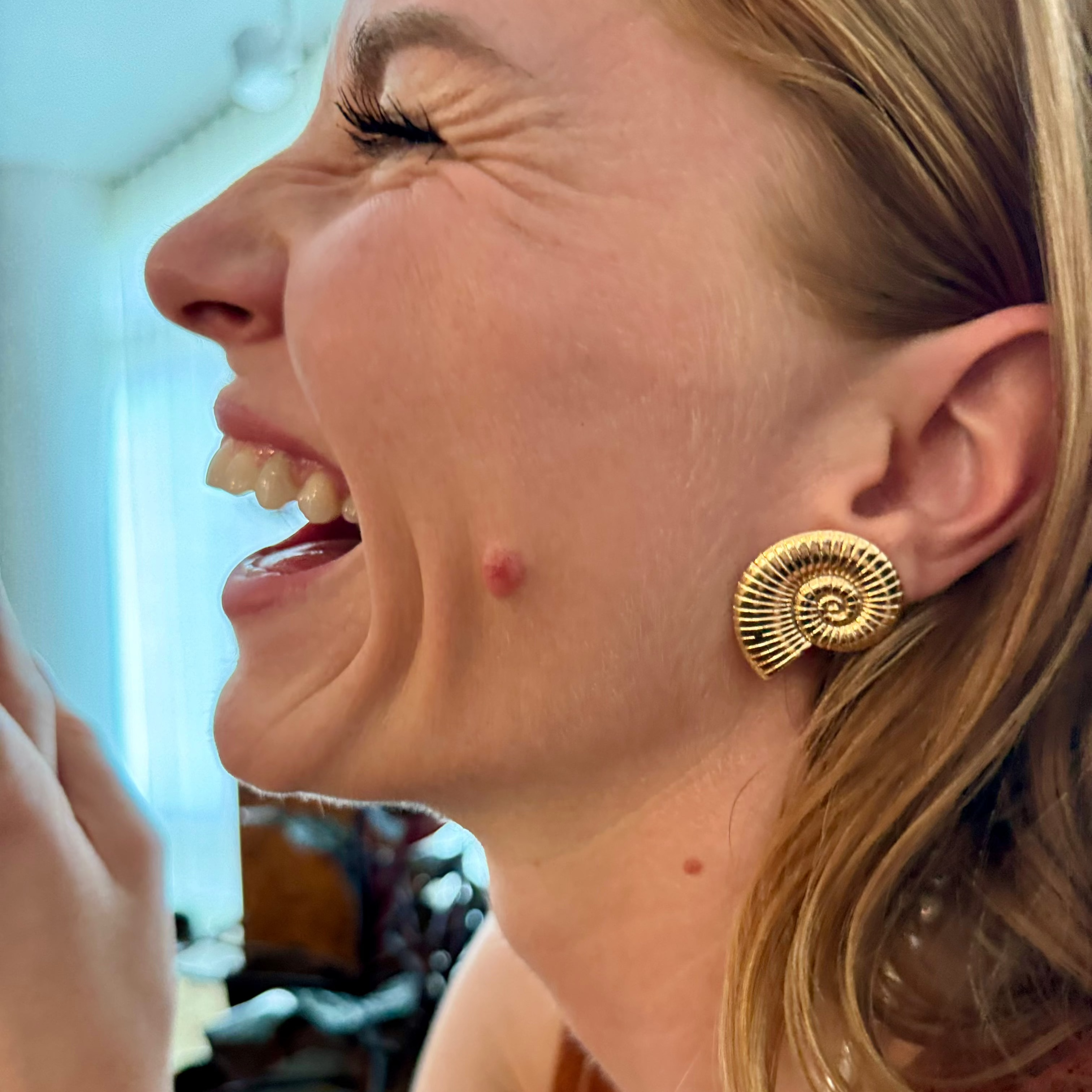 La Cosse Shell Earring, Small and Large