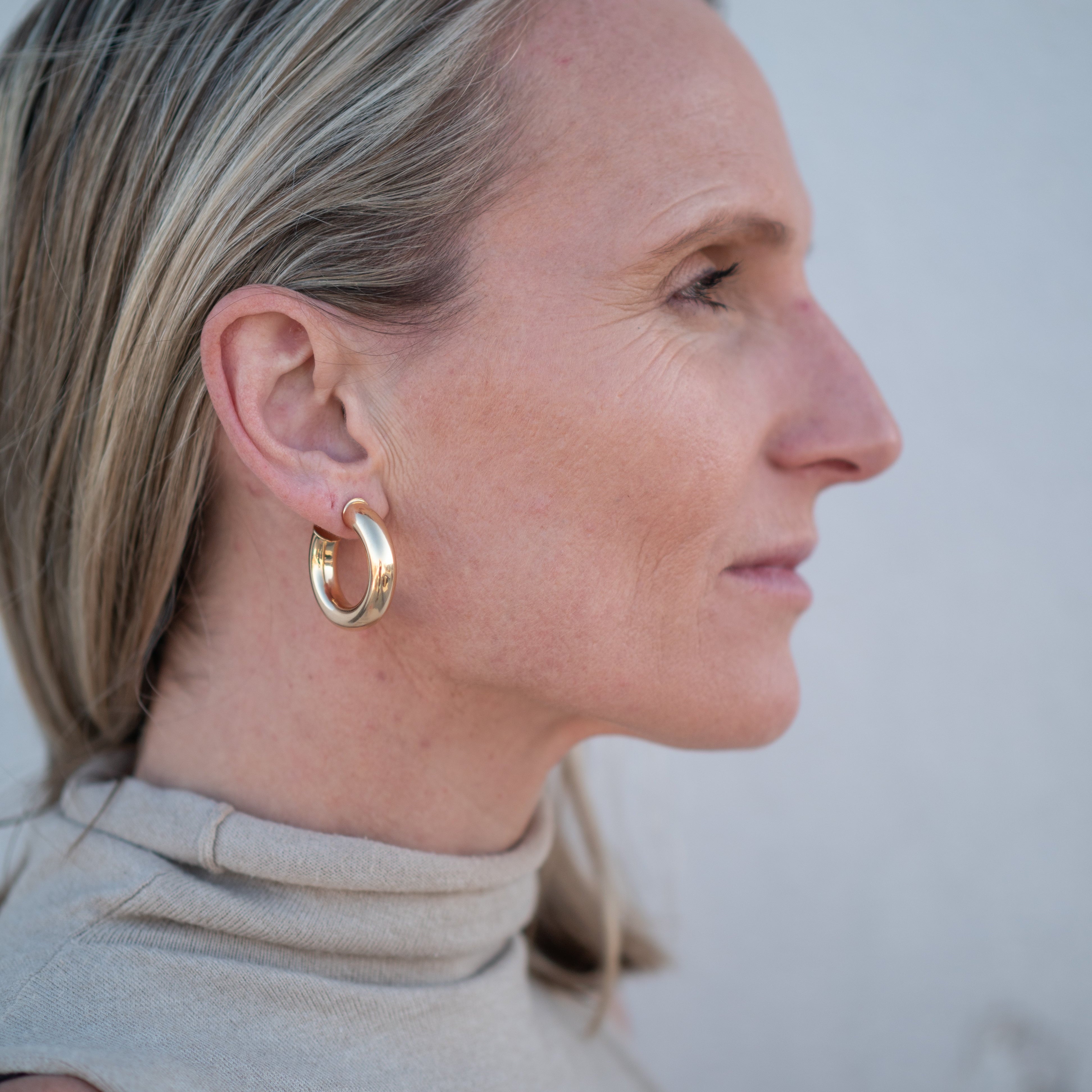 Signature Thea Open Hoop Earrings, 30mm