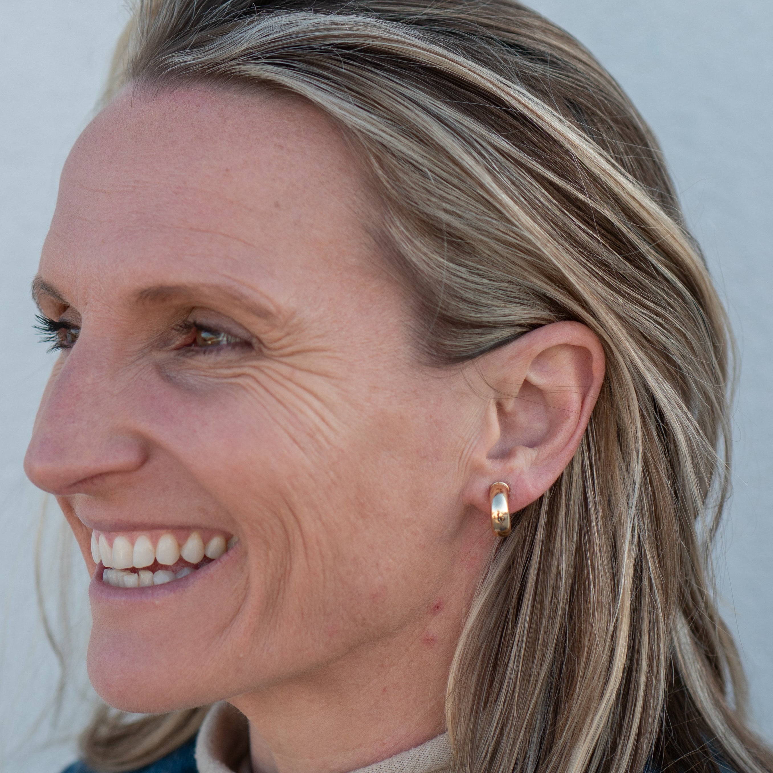 Signature Thea Open Hoop Earrings, 15mm