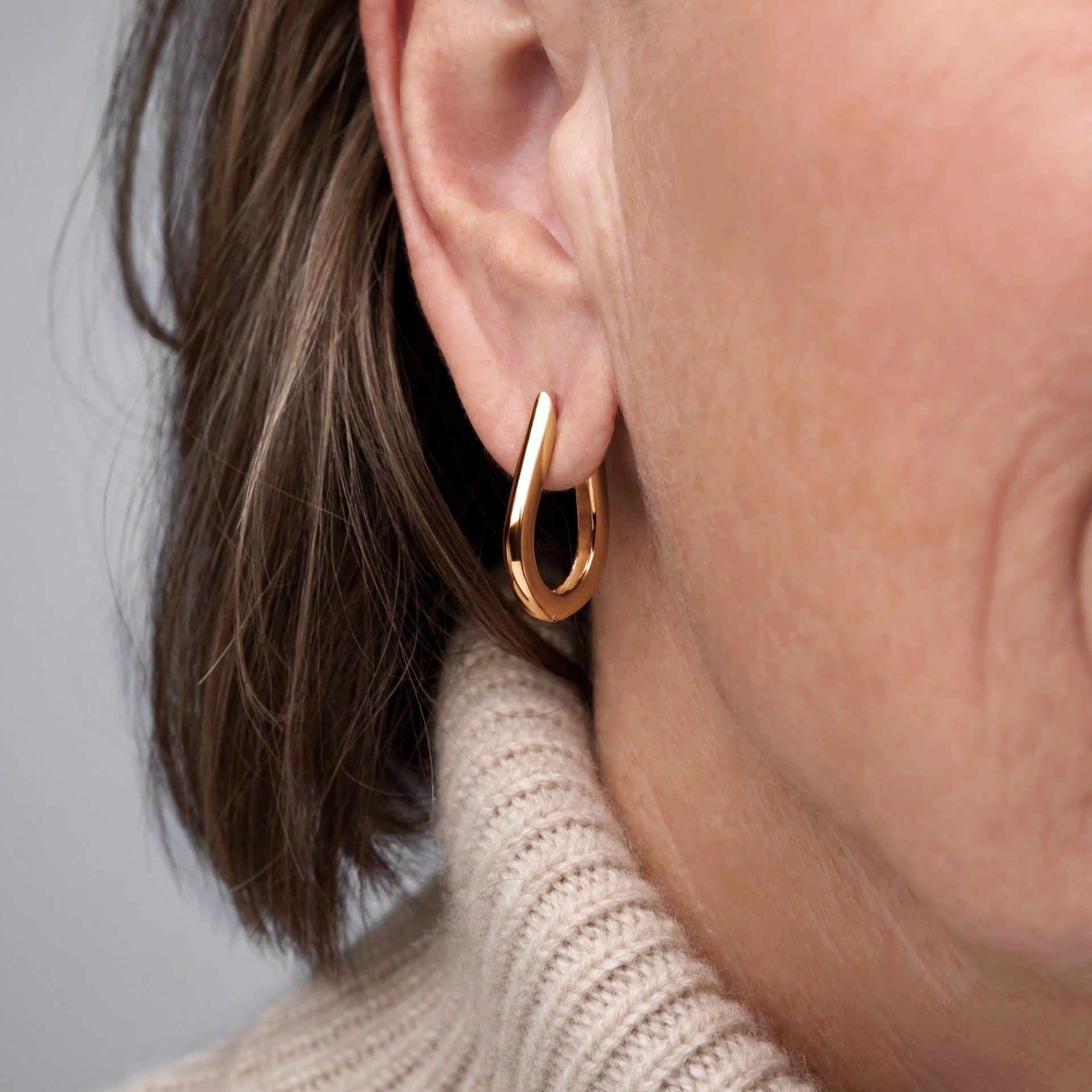 Thea Teardrop Small Oval Hoop Earring