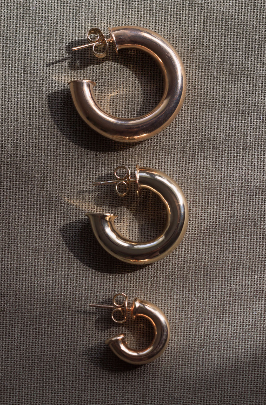 Signature Thea Open Hoop Earrings, 15mm